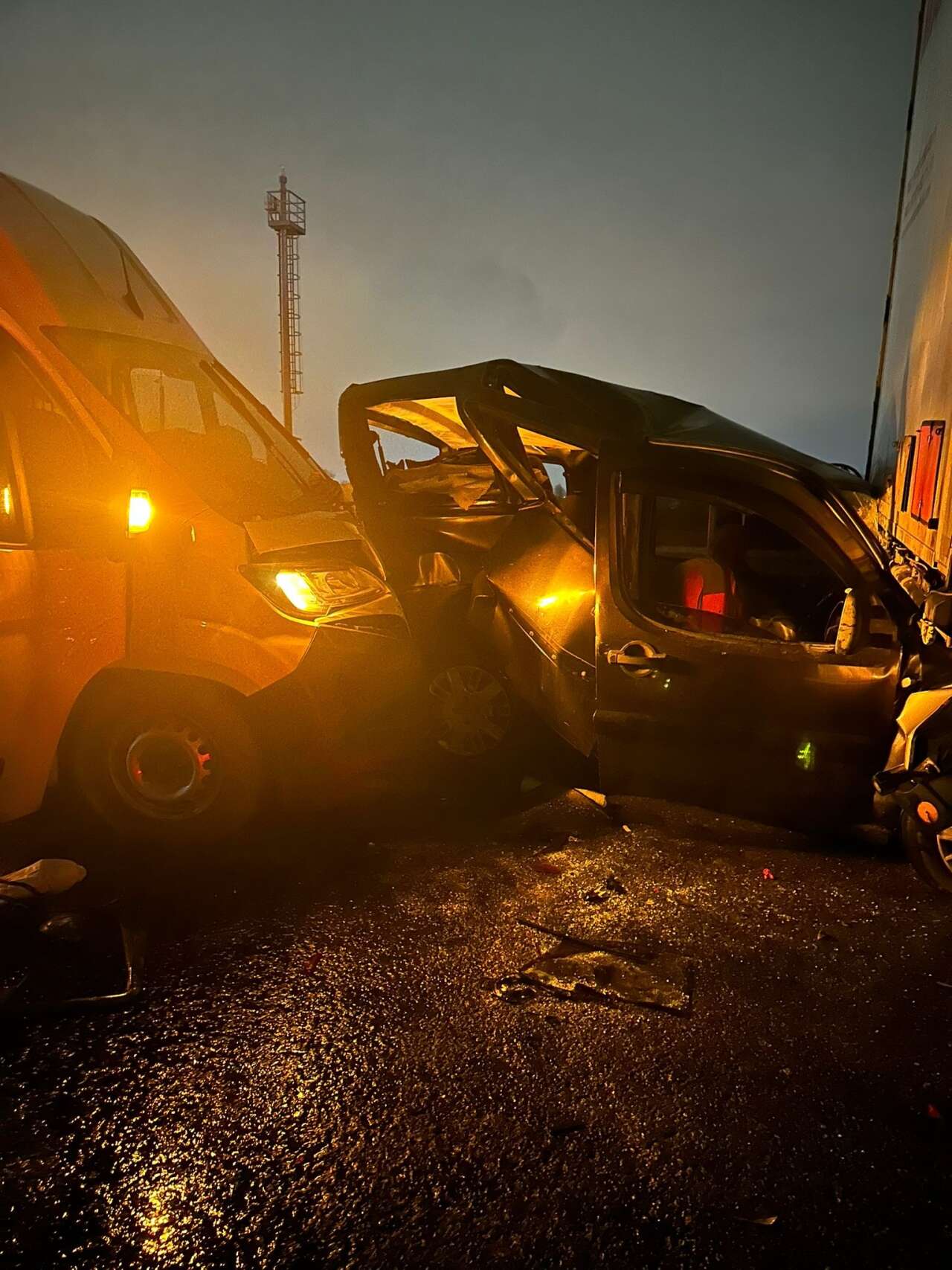 Konya plakalı TIR zincirleme kazaya karıştı! Çok sayıda yaralı var 20